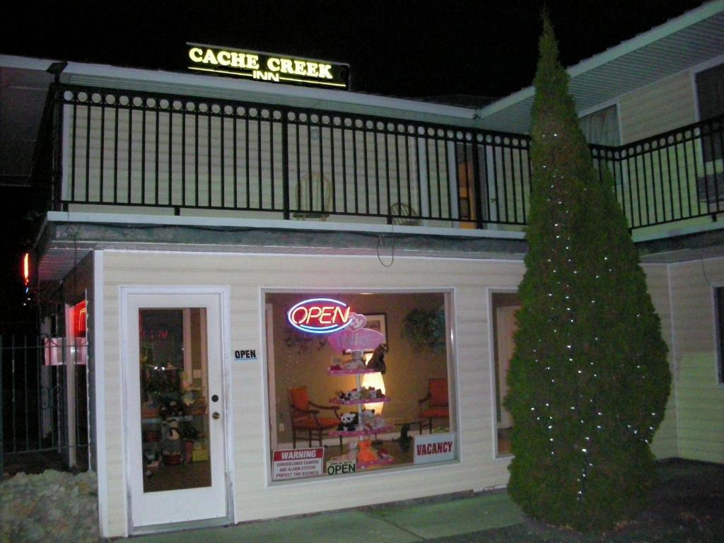 Cache Creek Inn Luaran gambar